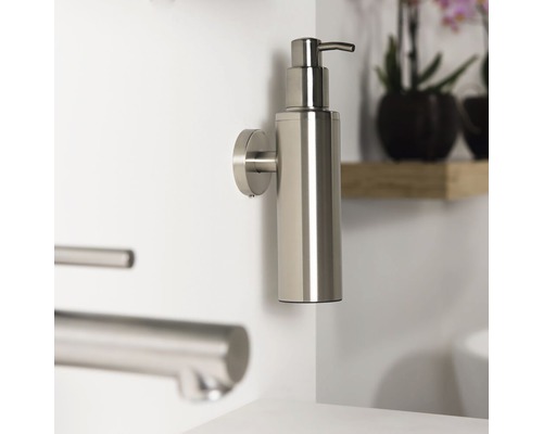 Wandmontierter Seifenspender aus Metall