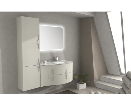 Badezimmer mit Waschtisch, Spiegelschrank und beleuchtetem Spiegel