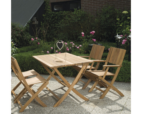 Gartenmöbelset mit Klapptisch und Stühlen aus Holz im Aussenbereich