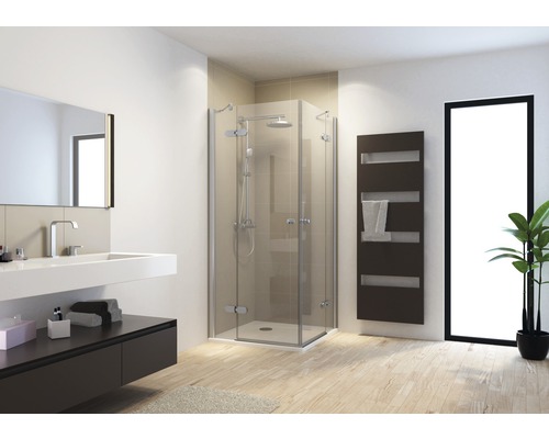 Modernes Badezimmer mit Duschkabine, Waschtisch und Handtuchwärmer