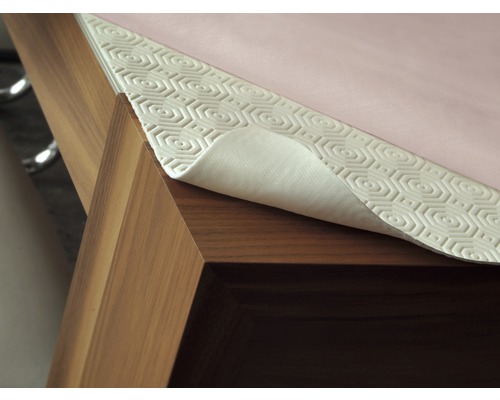 Table avec tapis antidérapant