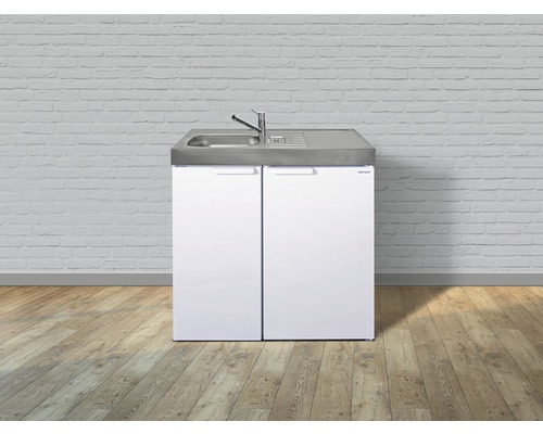 Buanderie compacte avec évier et meuble bas