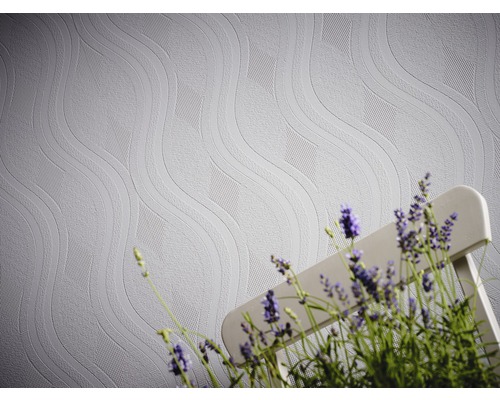 Tapete mit Wellenmuster und Lavendelblüten