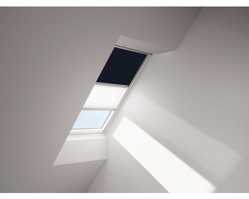 Store duo VELUX store occultant uni bleu foncé et store plissé blanc cadre aluminium DFD CK02 1100S