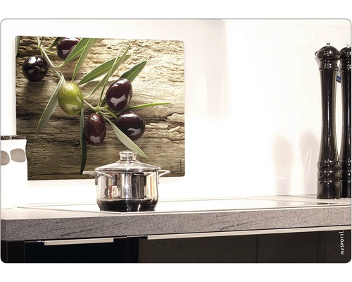 Herdabdeckplatte mit Olivenmotiv über einem Kochtopf