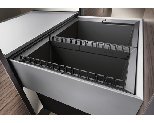 Poubelle de cuisine ouverte avec deux récipients de la marque Blanco