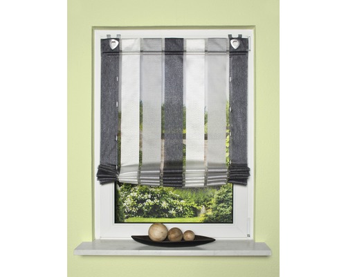 Fenêtre décorative avec store bateau à rayures