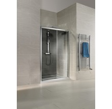 Salle de bains avec cabine de douche et sèche-serviettes