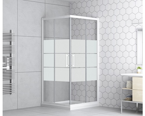 Duschkabine mit teilweise satiniertem Glas im Badezimmer