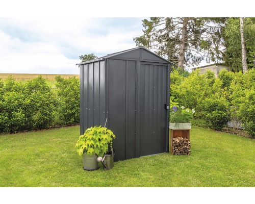 Metall Gartenhaus mit Satteldach auf Rasen