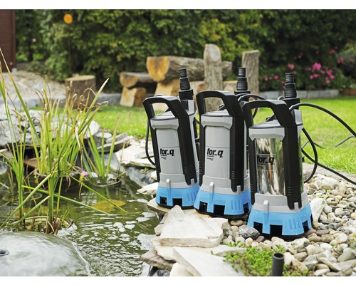 Mehrere for.q Schmutzwasserpumpen am Teichrand