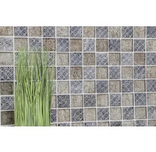 Carreaux de mosaïque carrés avec motifs et plantes