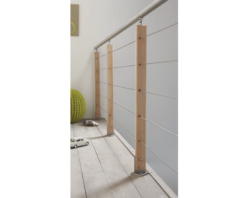 Garde-corps avec poteaux en bois et câbles en acier inoxydable