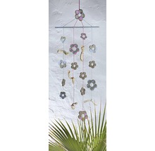 Dekoratives Mobile mit Blumenelementen und Naturholzstücken