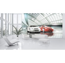 Salon lumineux avec papier peint photo à motif de voiture de sport