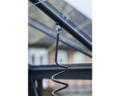 Vue détaillée d''un ouvre-fenêtre automatique pour une serre