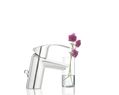 Waschtischarmatur mit Blumenvase