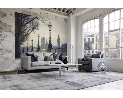 Salon avec canapé, fauteuil, tapis et papier peint photo sur le thème de Londres