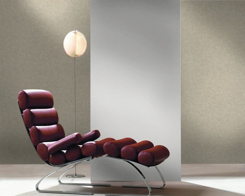 Salon avec fauteuil et lampadaire