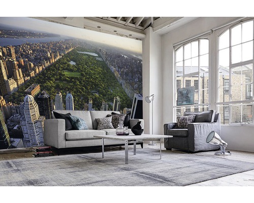 Salon avec papier peint photo, canapé, fauteuil et tapis