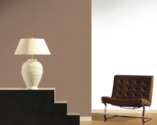 Szene mit Lampe auf Podest und Sessel