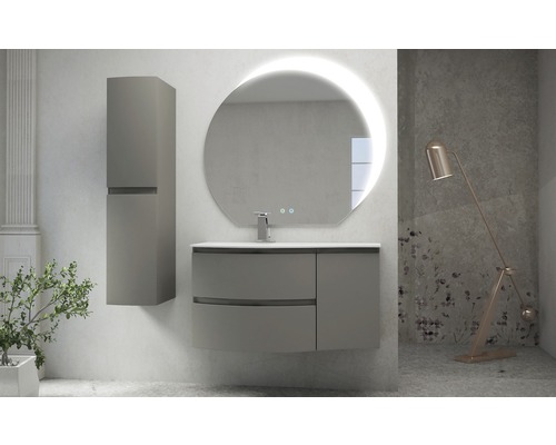 Salle de bains avec meuble-lavabo, armoire de toilette et miroir lumineux