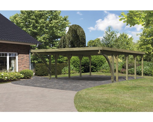 Holzcarport im Aussenbereich mit Garten
