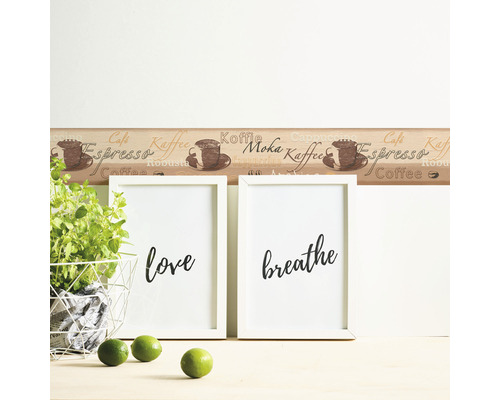 Bordüre mit Kaffeemotiv an einer Wand