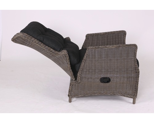 Geflochtener Relaxsessel mit verstellbarer Rückenlehne und Fußstütze