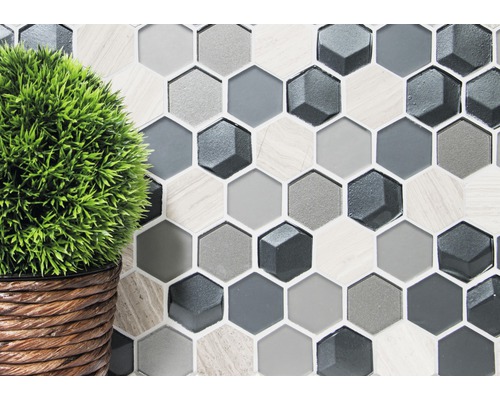 Mosaïque de forme hexagonale avec plante artificielle en pot