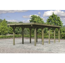 Holzcarport im Garten