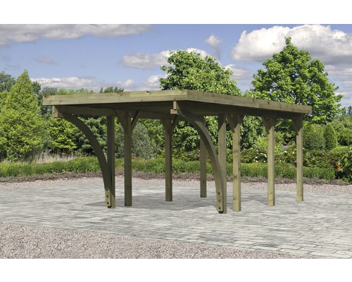 Holzcarport mit Flachdach und geschwungenen Trägern im Außenbereich