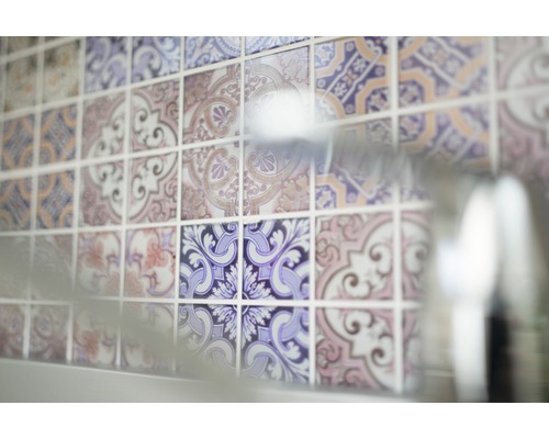 Carreaux muraux avec décor à motifs