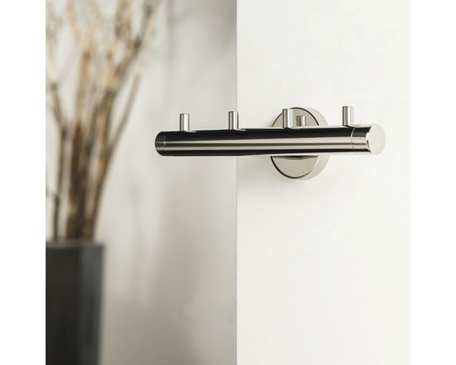 Porte-manteau métallique avec trois crochets pour montage mural