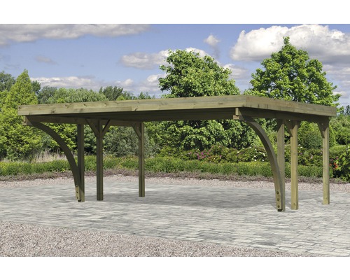 Freistehender Carport aus Holz im Garten