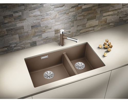 Küchenspüle mit zwei Becken, Armatur und Ablauffilter