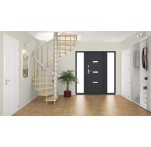 Helle Diele mit Wendeltreppe, Haustür und Garderobe