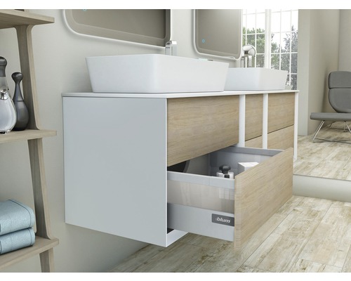 Salle de bains avec meuble-lavabo, vasques et élément à tiroirs avec tiroir ouvert