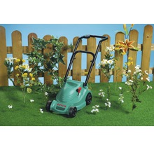 Tondeuse Bosch sur pelouse devant une clôture en bois et des fleurs