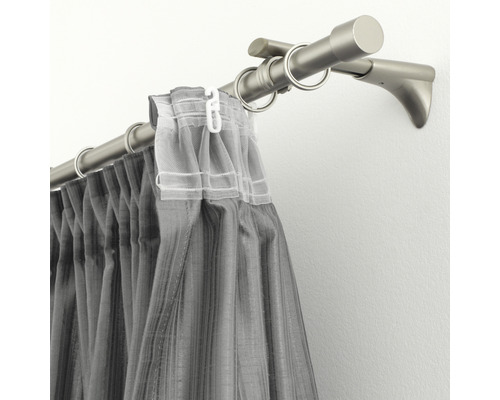 Gardinenstange mit Vorhangringen und Vorhang