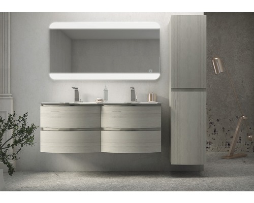 Salle de bains avec meuble sous-lavabo, miroir avec éclairage et armoire haute