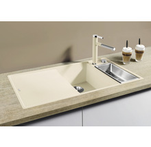 Évier de cuisine beige avec égouttoir, évier en acier inoxydable et robinet assorti