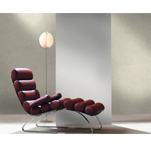 Salon avec chaise longue et lampadaire