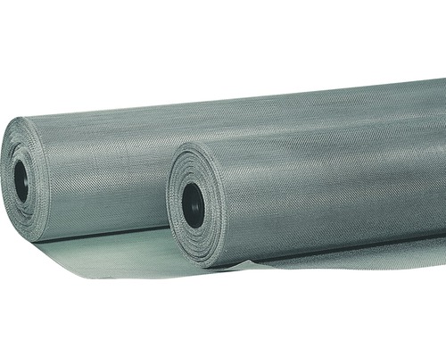 Deux rouleaux de moustiquaires en tissu