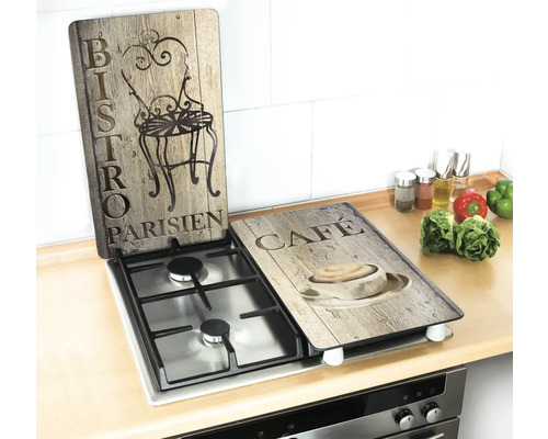 Jeu de plaques de recouvrement de cuisinière avec motifs Bistro et Café sur une cuisinière.