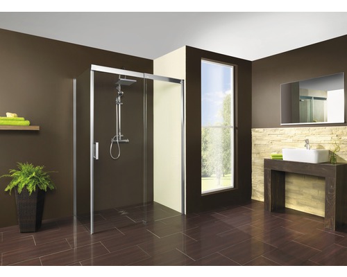 Salle de bains avec cabine de douche, lavabo et miroir