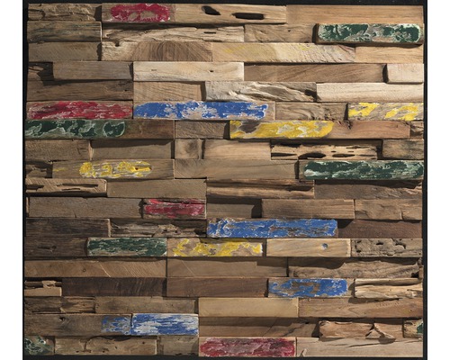 Holzverkleidung mit Farbakzenten für die Wandgestaltung