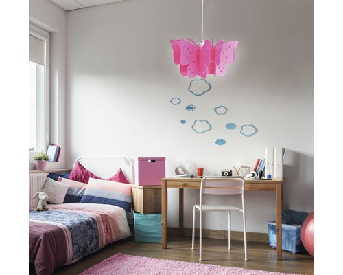 Éclairage de chambre d'enfant Ø 46 cm Vlinder rose sans douille + suspension Exemple d''aménagement d''une chambre de jeunes avec lit, bureau, chaise, tapis, décoration et lampe papillon rose