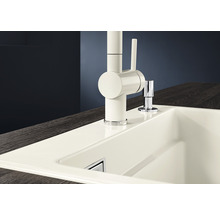 Küchenspüle mit Armatur und Spülmittelspender