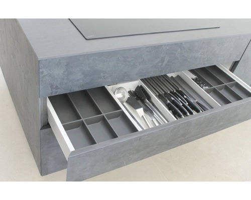 Kücheninsel mit offenem Schubladenfach für Besteck und Kochutensilien